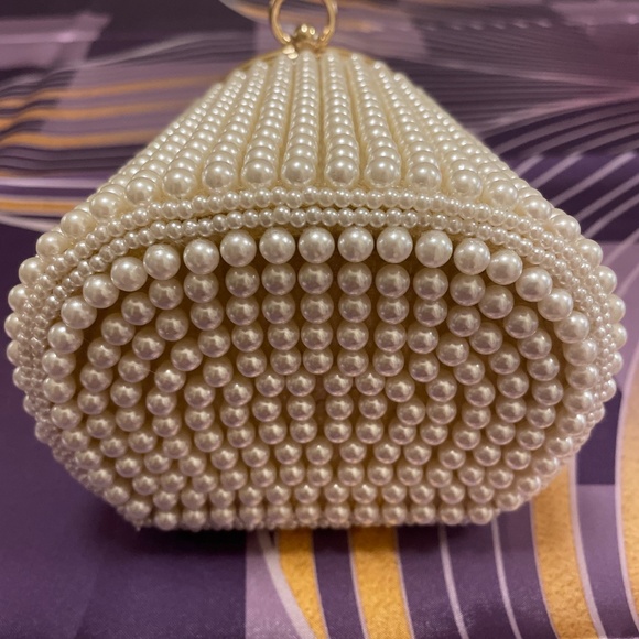 Queenia Faux Pearl Bag - Picture 3 of 7